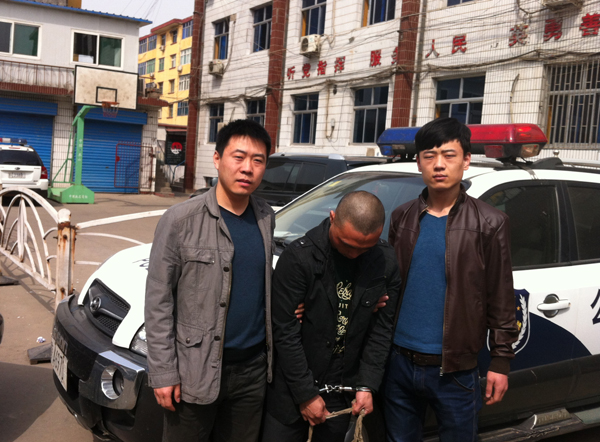 目前犯罪嫌疑人李某某已移交陕西省西安市临潼公安分局处理.